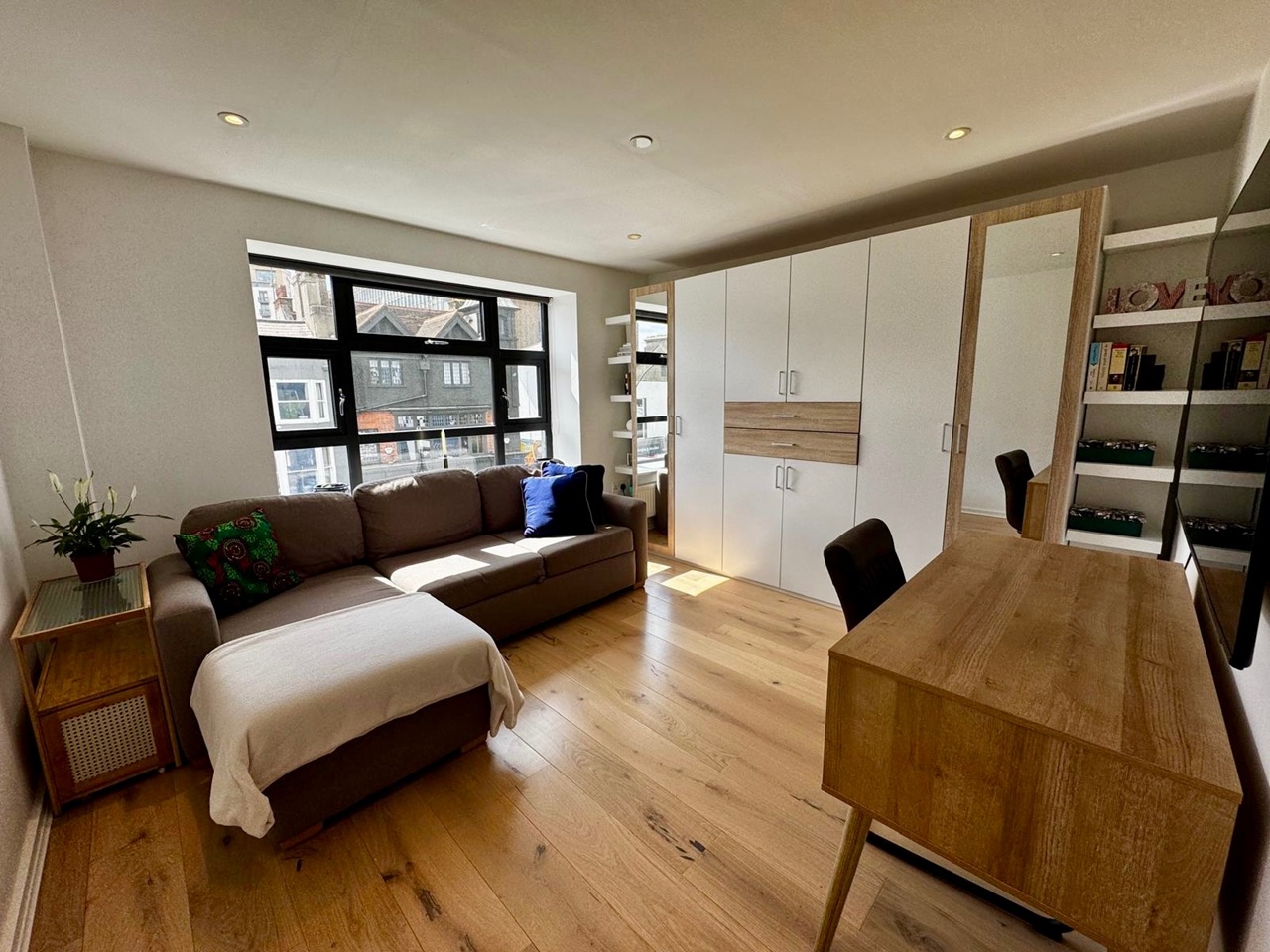 2 Bed Flat, London Road, BN1 photo 4