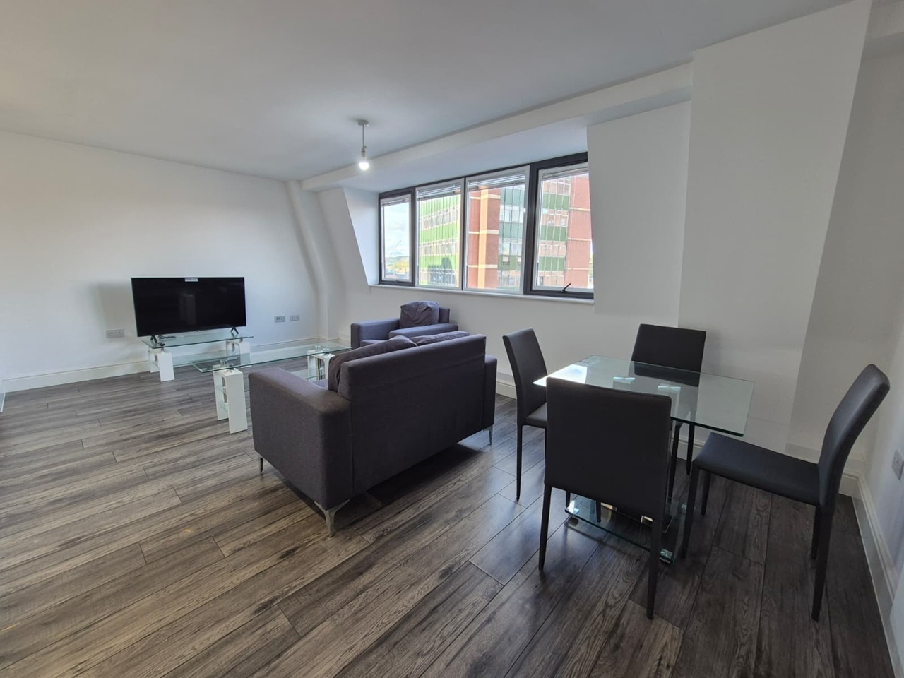2 Bed Flat, Queen Street, S1