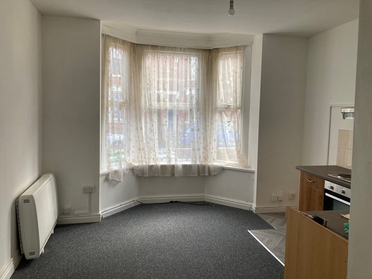 1 Bed Flat, Wiverton Road, NG7 photo 3