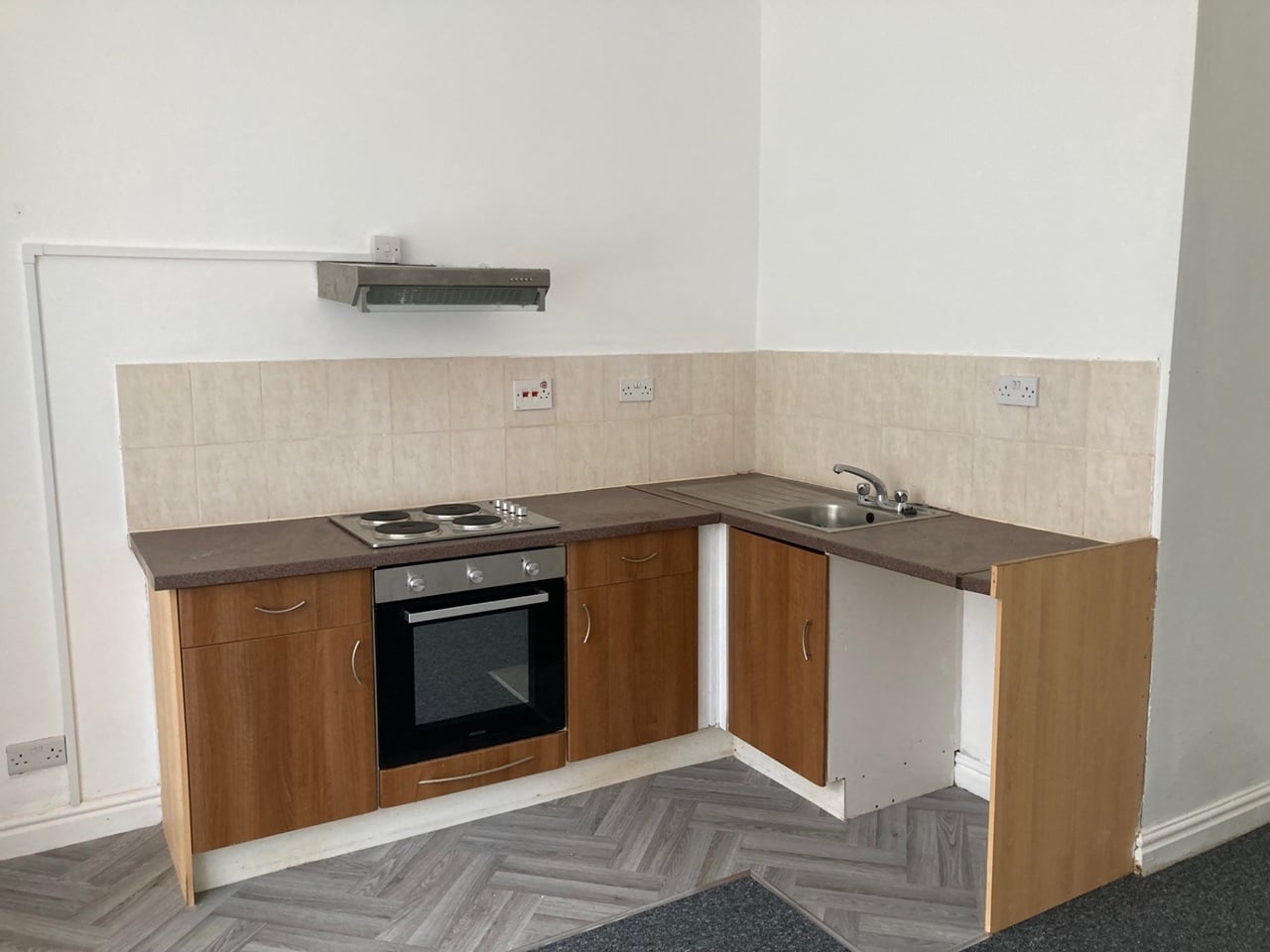 1 Bed Flat, Wiverton Road, NG7 photo 4