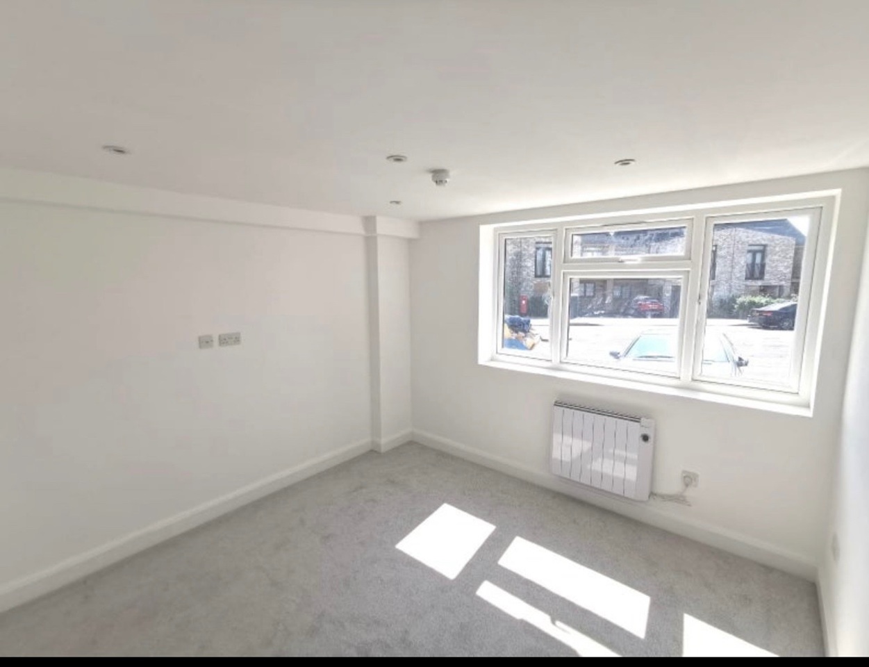 Barnet - 1 Bed Flat, Mays Lane, EN5 - To Rent Now for £1,375.00 p/m