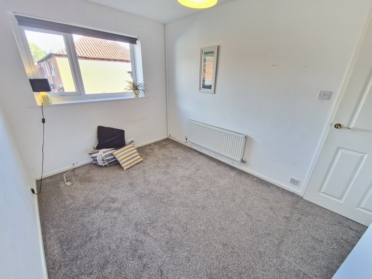 1 Bed Flat, Summerseat Close, M5 photo 4
