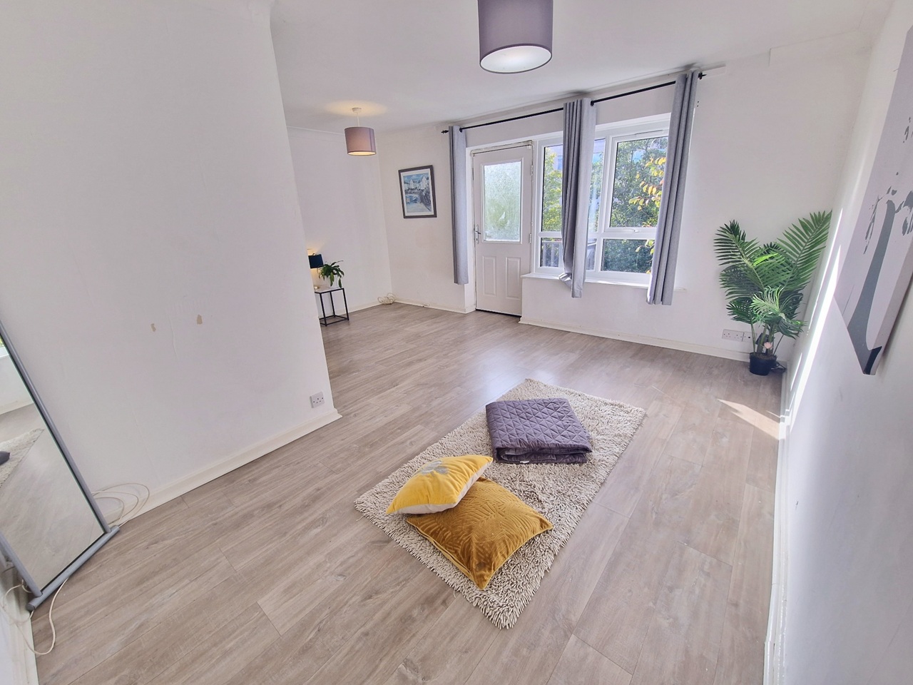 1 Bed Flat, Summerseat Close, M5