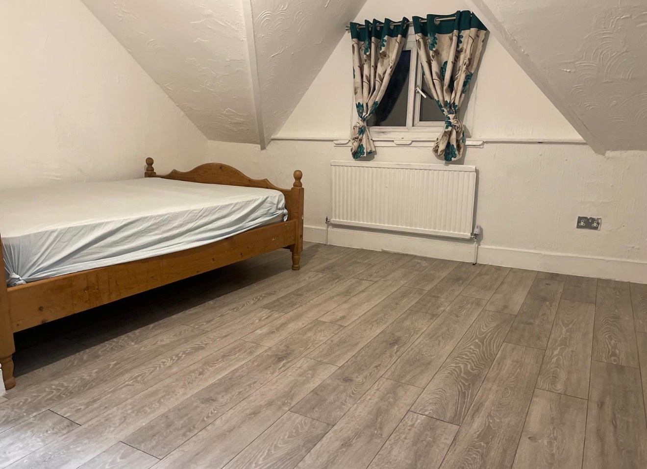 4 Bed Flat, City Road, CF24 photo 3