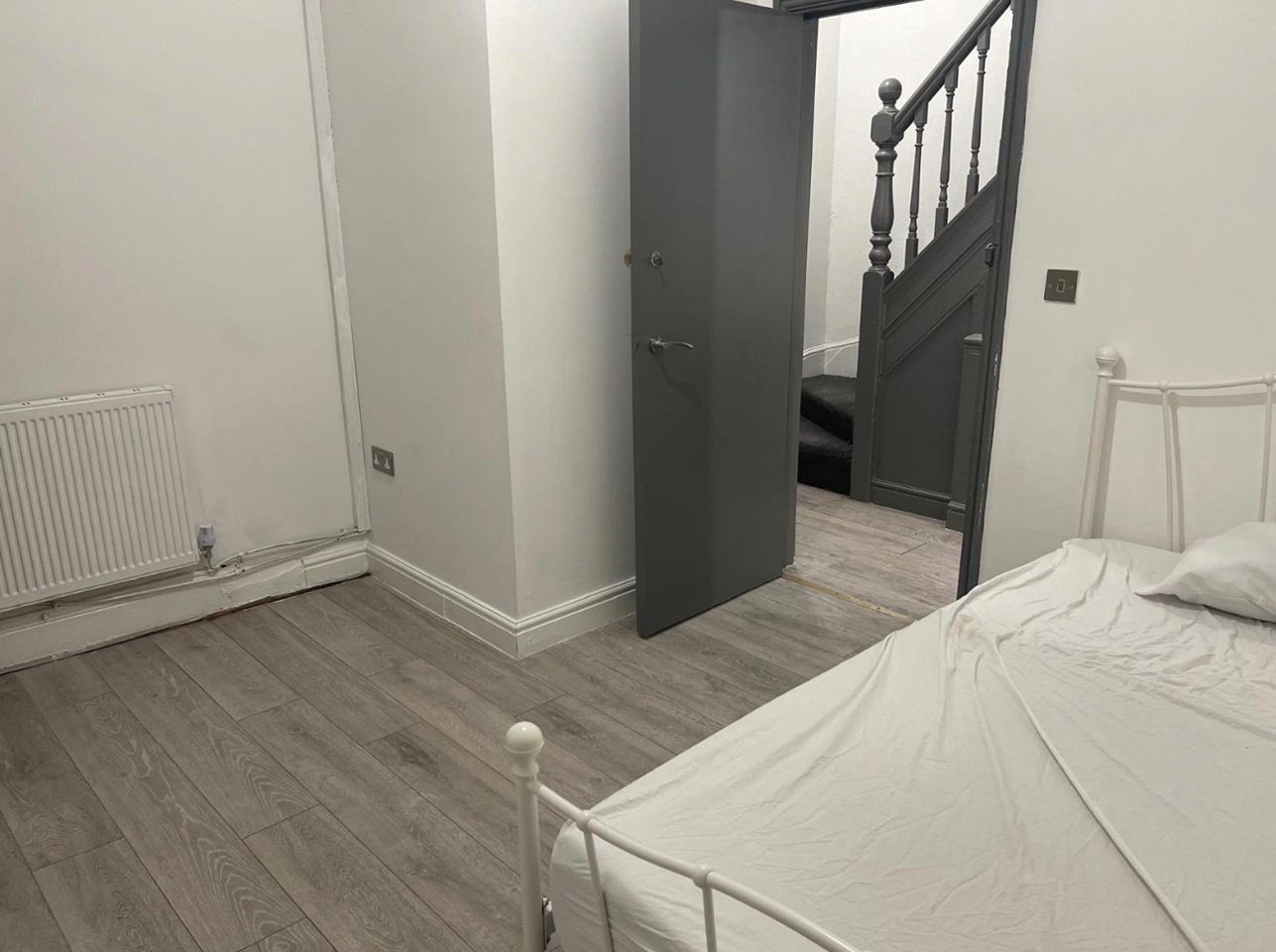 4 Bed Flat, City Road, CF24 photo 4