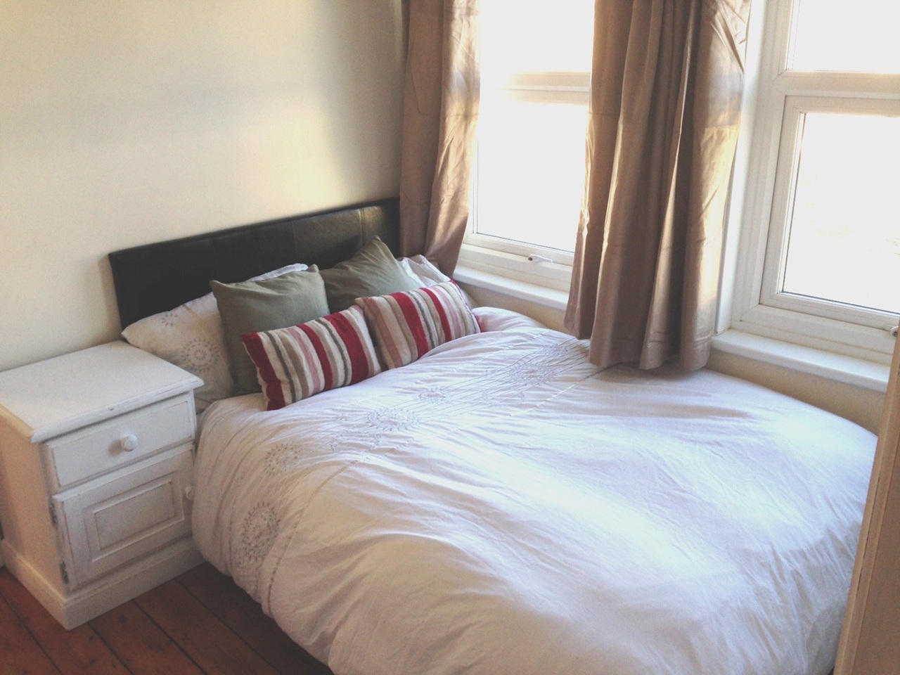 2 Bed Flat, Strathblaine Road, SW11 photo 5