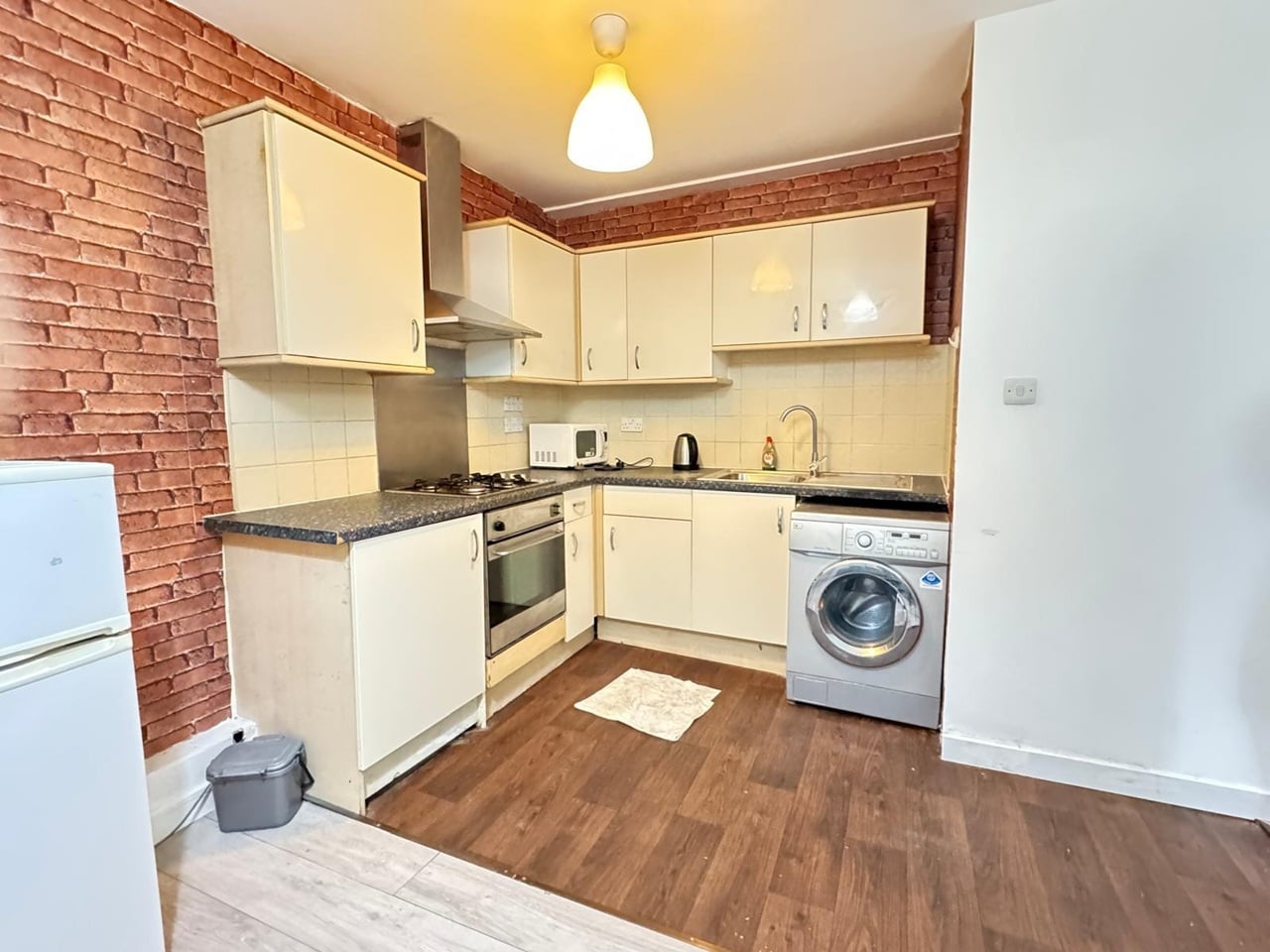 Studio Flat, Clapham Road, SW9