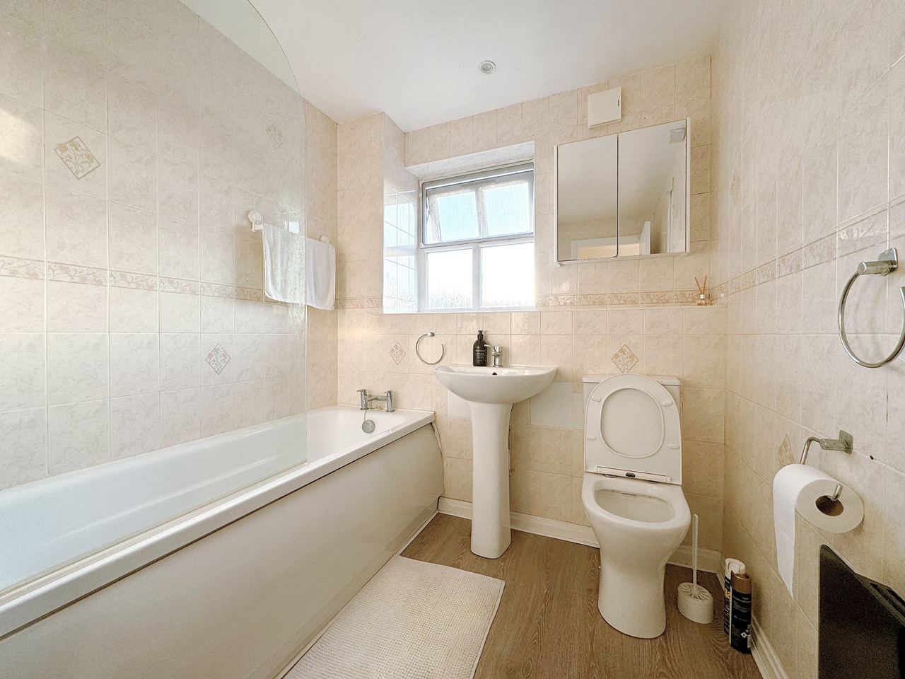 2 Bed Flat, Linen Court, M3 photo 5