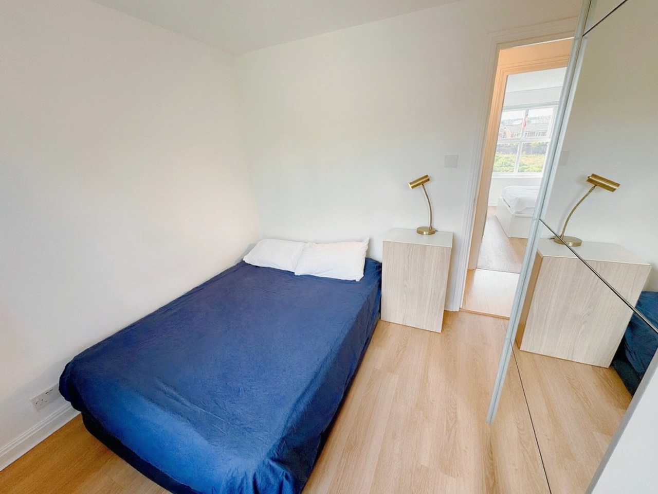 2 Bed Flat, Linen Court, M3 photo 4