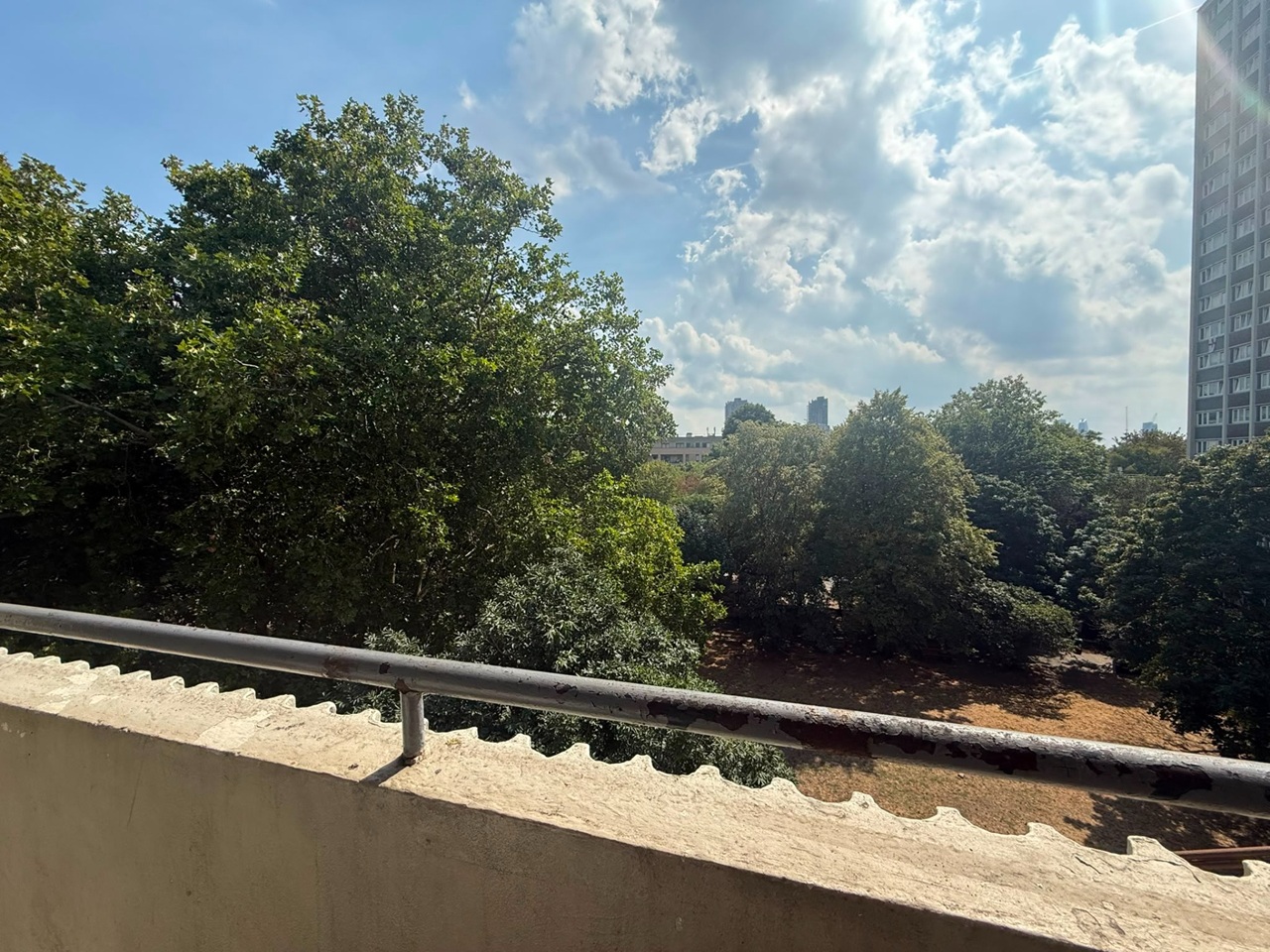 3 Bed Flat, President House, EC1V photo 4