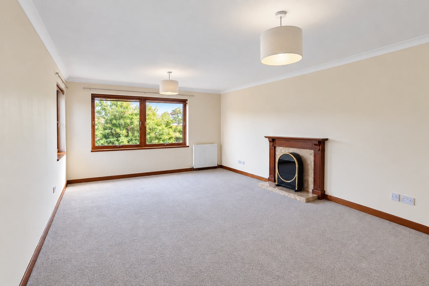 3 Bed Flat, Bearsden, G61 photo 2