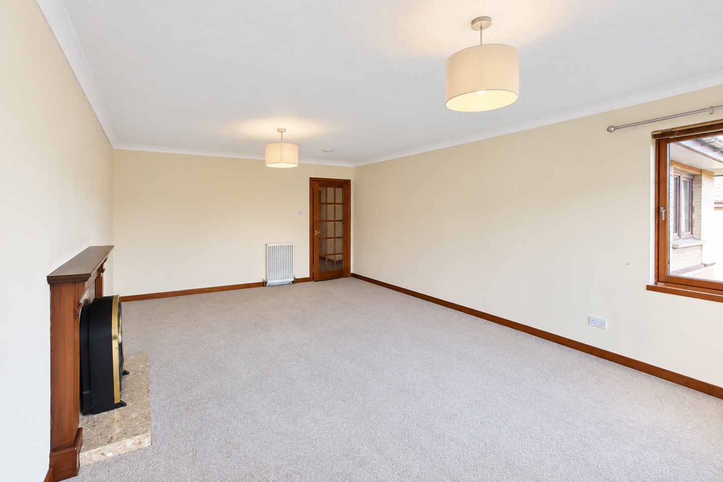 3 Bed Flat, Bearsden, G61 photo 3