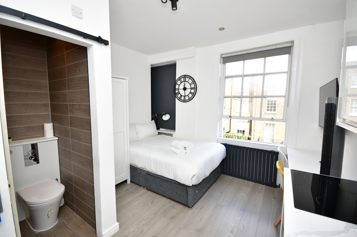 Studio Flat, Gloucester Place, NW1 photo 2