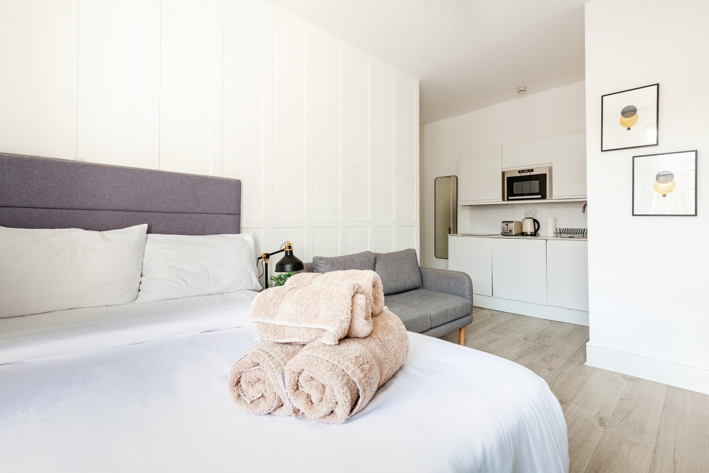Studio Flat, Gloucester Place, NW1 photo 5