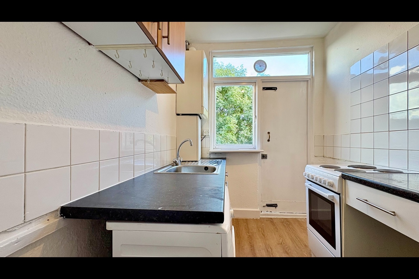 2 Bed Flat, Lyham Road, SW2 photo 2