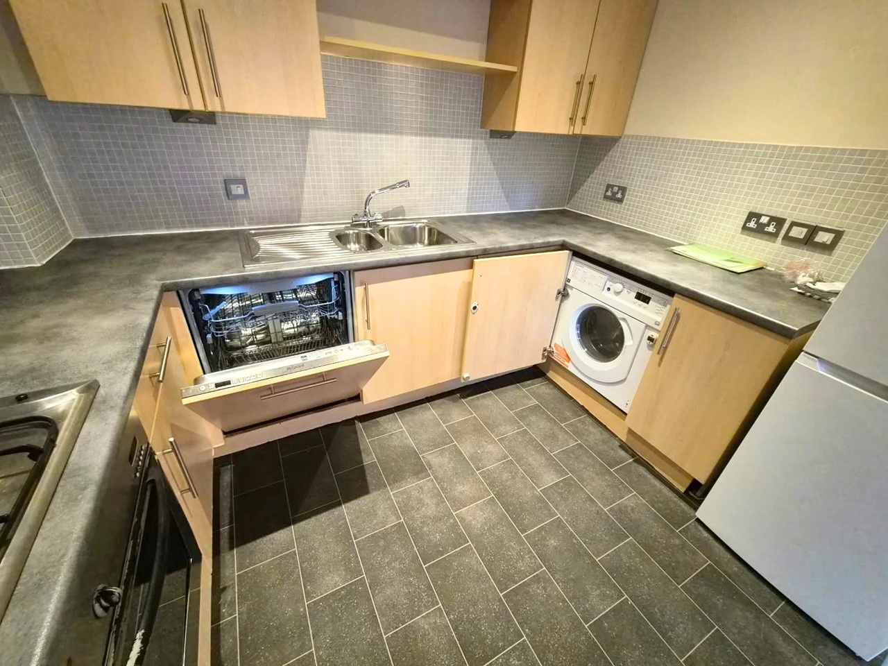 1 Bed Flat, The Needleworks, LE1 photo 5