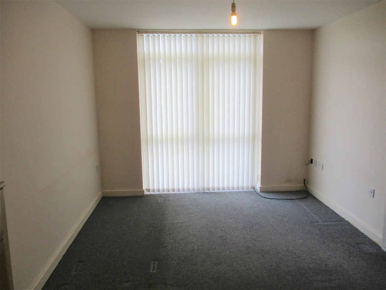 2 Bed Flat, Mayfair Court, CH43 photo 4