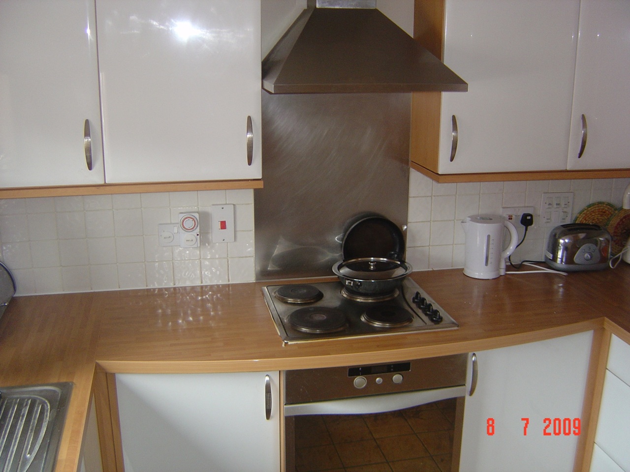 2 Bed Flat, Reading, RG1 photo 3