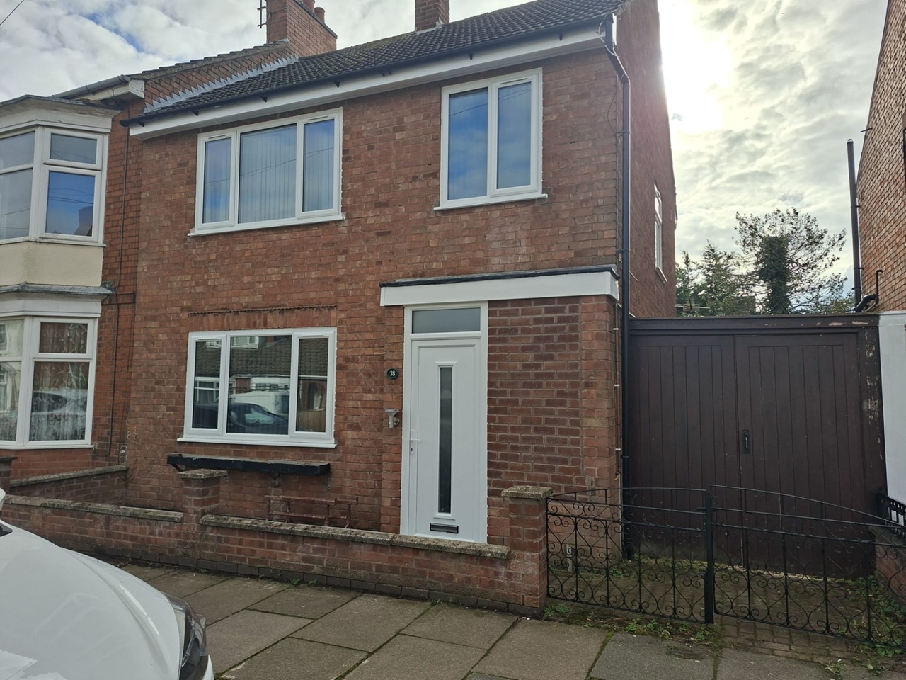 3 Bed Semi-Detached House, Hobson Road, LE4