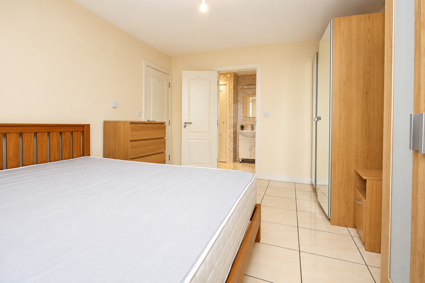 1 Bed Flat, Tricia House, E9 photo 4