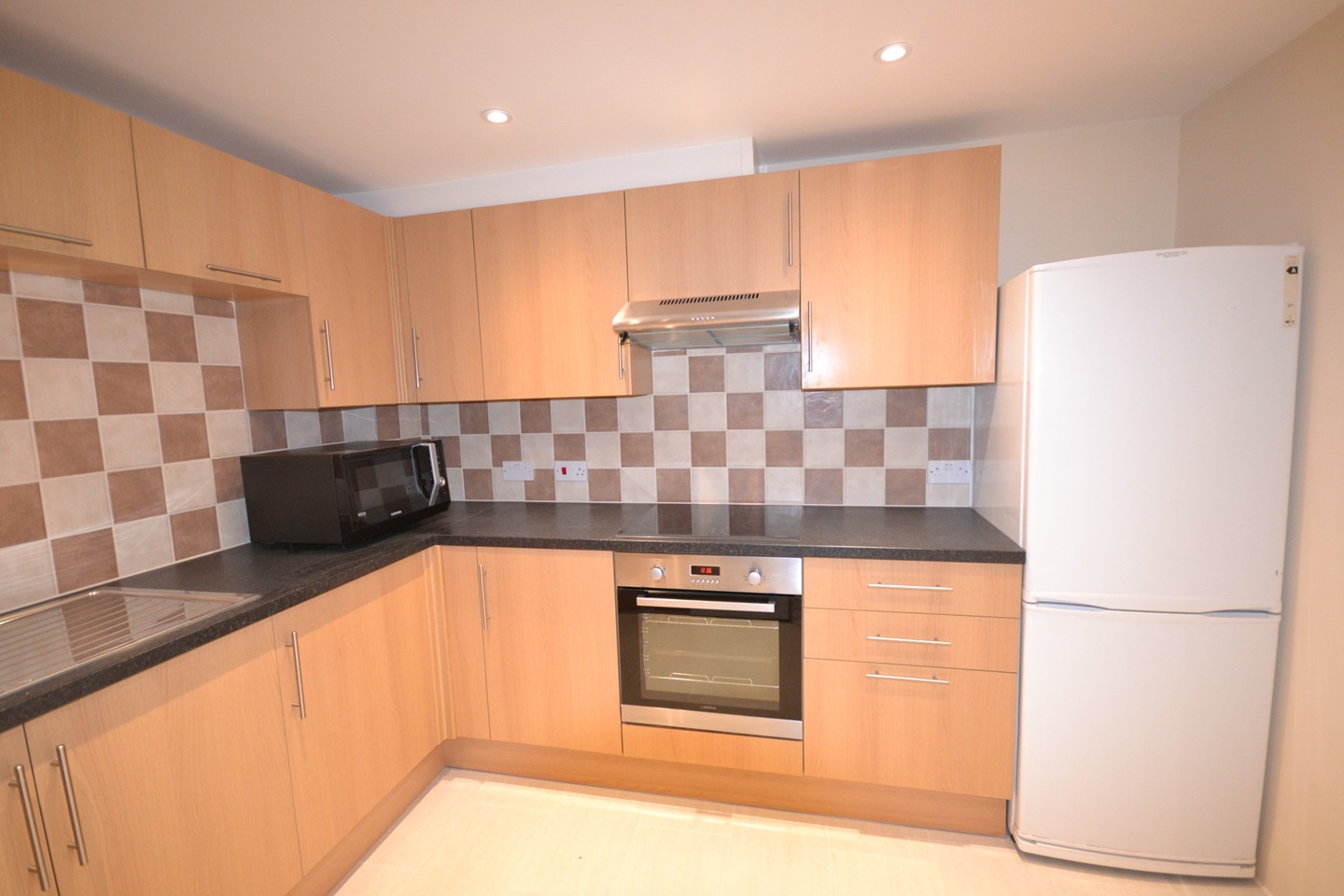 4 Bed Flat, Addington Road, RG1 photo 3