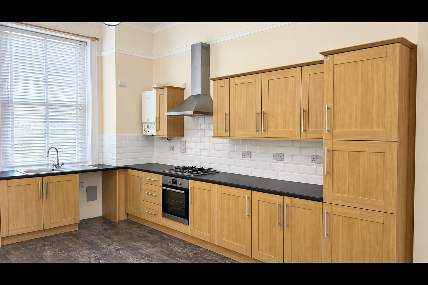 2 Bed Flat, Smedley Lane, M8 photo 3