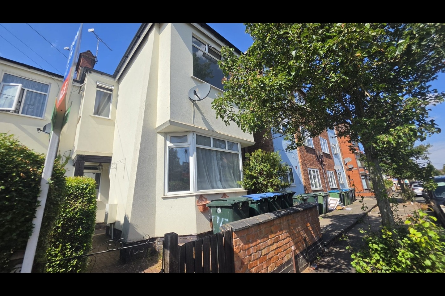 4 Bed Semi-Detached House, Harefield Road, CV2