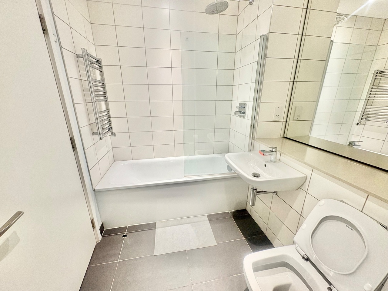2 Bed Flat, Block B, M3 photo 3