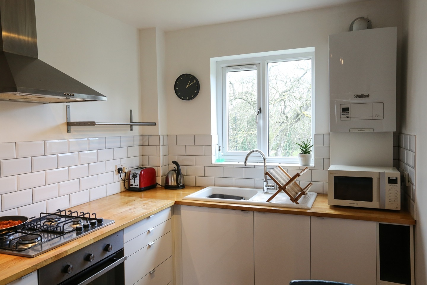 1 Bed Flat, Bewley Court, SW2 photo 4