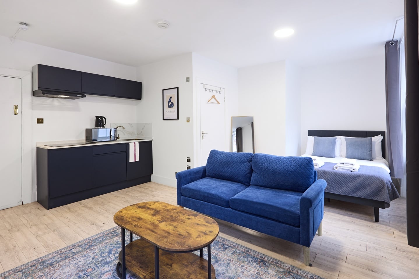 Studio Flat, Brick Lane, E1 photo 2