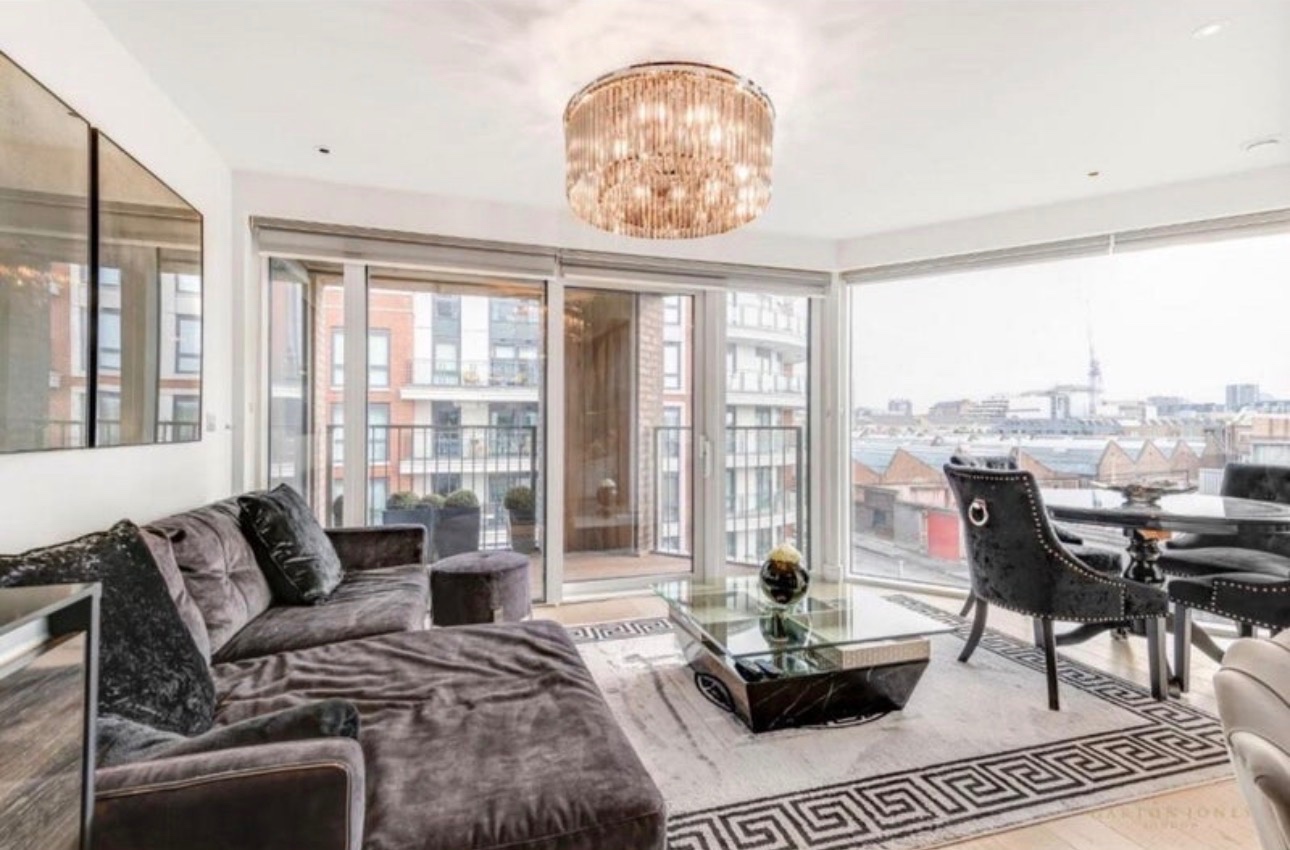 2 Bed Flat, Park St, SW6 photo 3