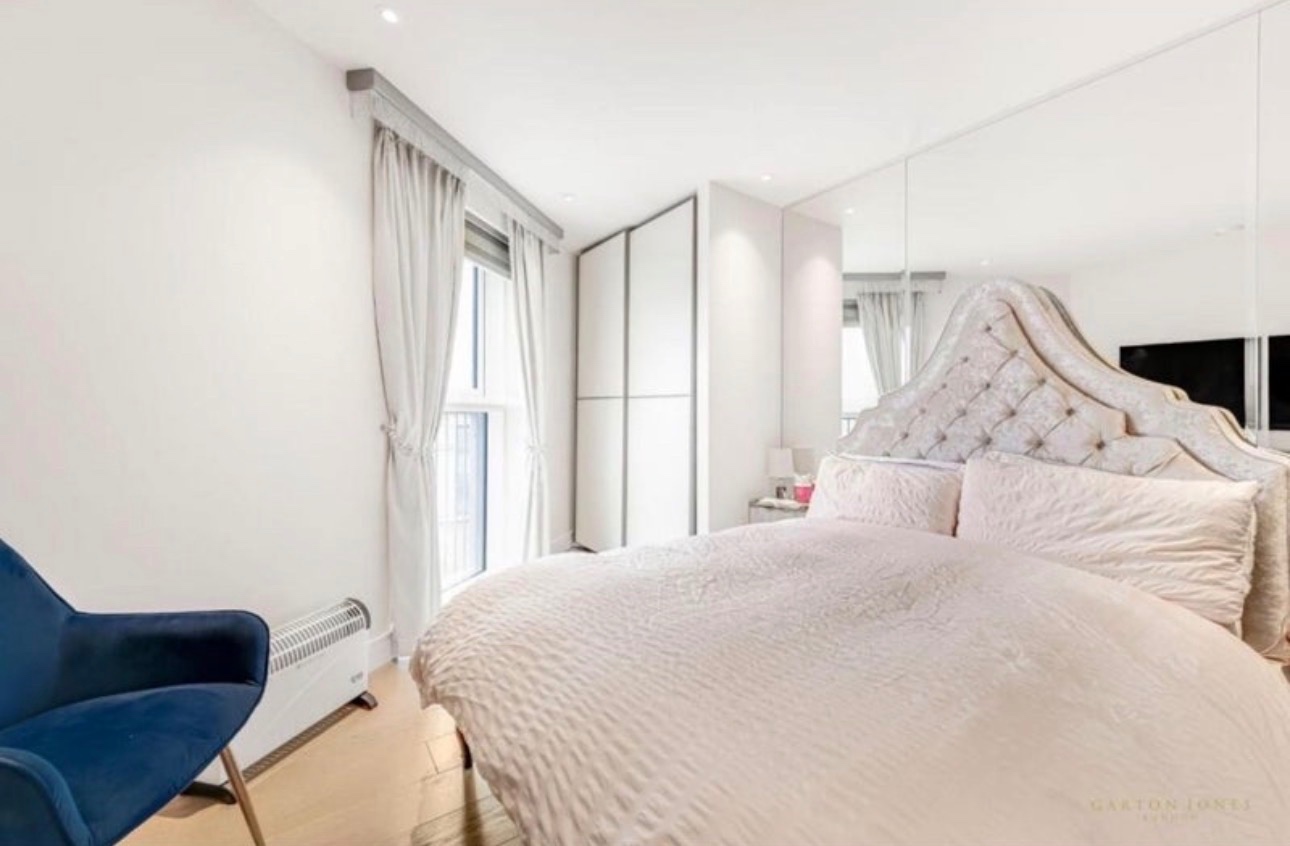 2 Bed Flat, Park St, SW6 photo 4
