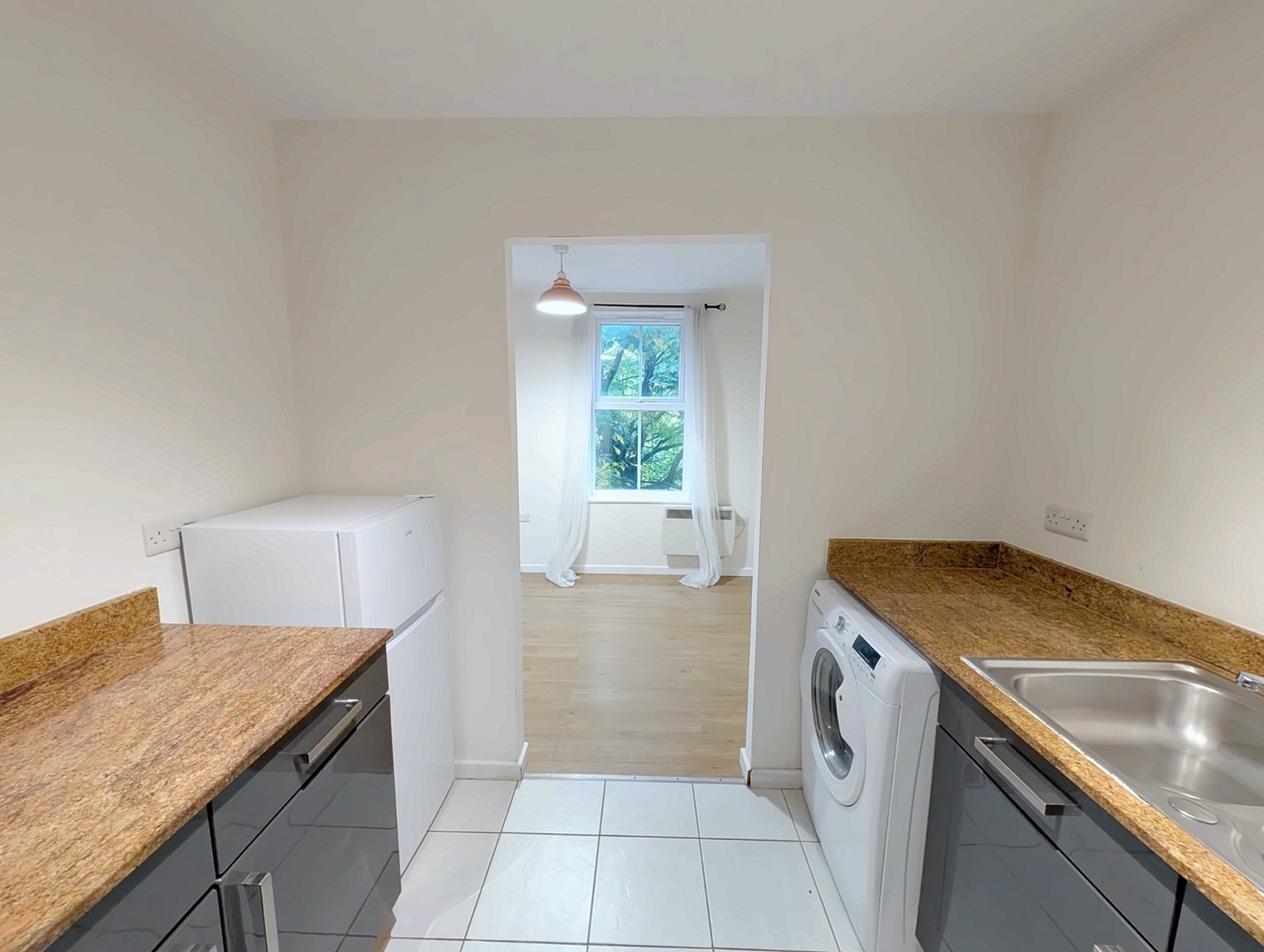 2 Bed Flat, Daniel Hill Mews, S6 photo 5