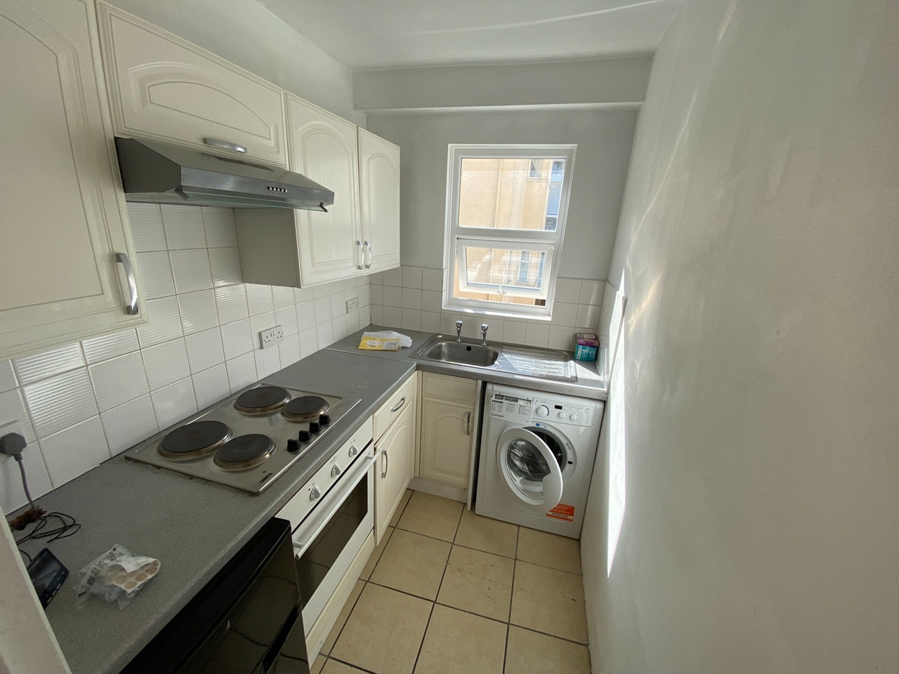 1 Bed Flat, Sillwood St, BN1 photo 4