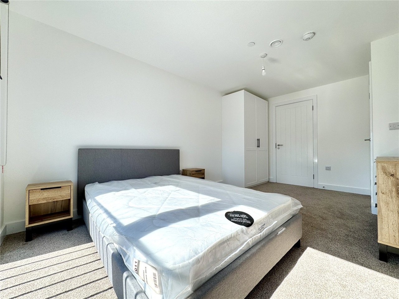 2 Bed Flat, Bastion Point, L3 photo 5