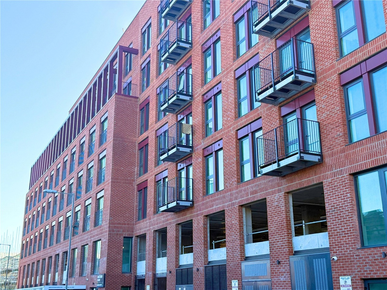 2 Bed Flat, Bastion Point, L3
