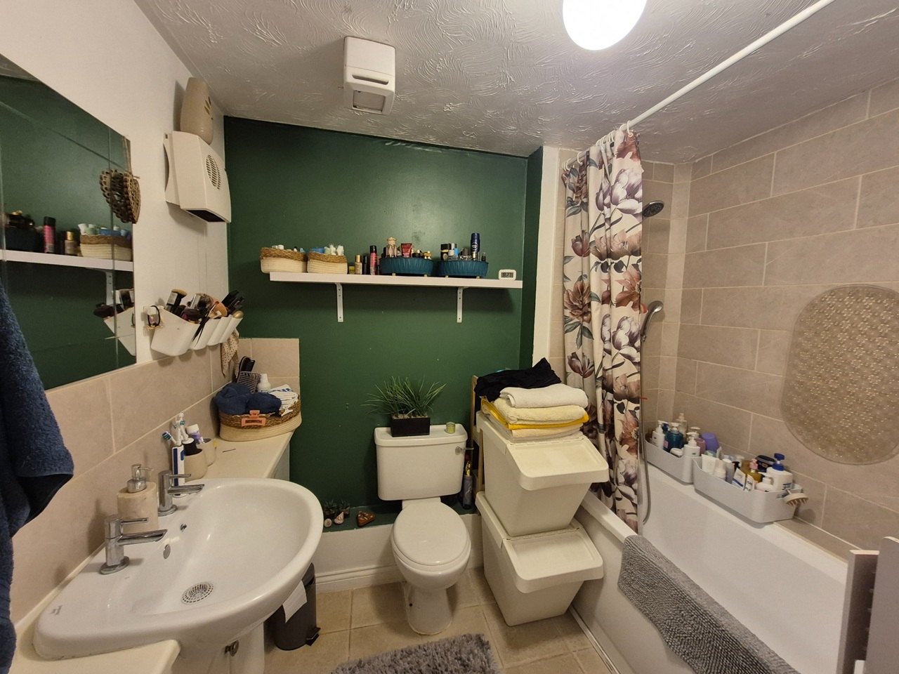 2 Bed Flat, Winslet Place, RG30 photo 4