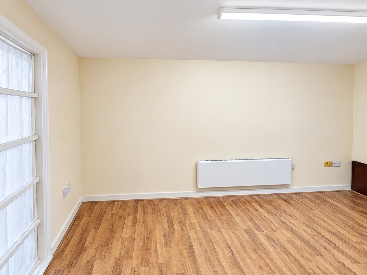 1 Bed Flat, Rowan Way, M7 photo 3