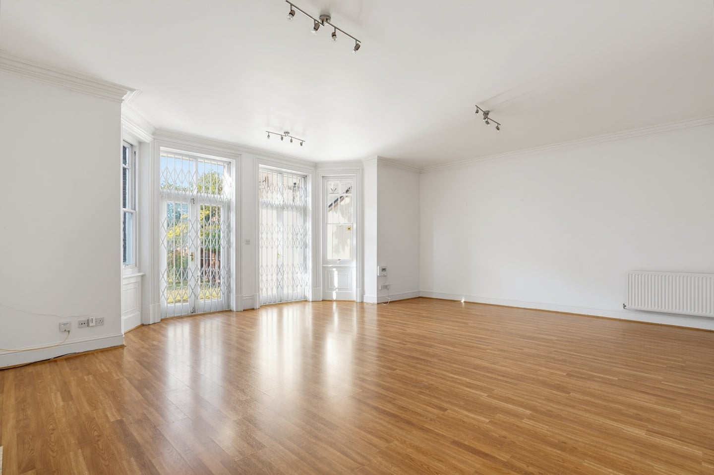 2 Bed Flat, Maresfield Gardens, NW3 photo 3