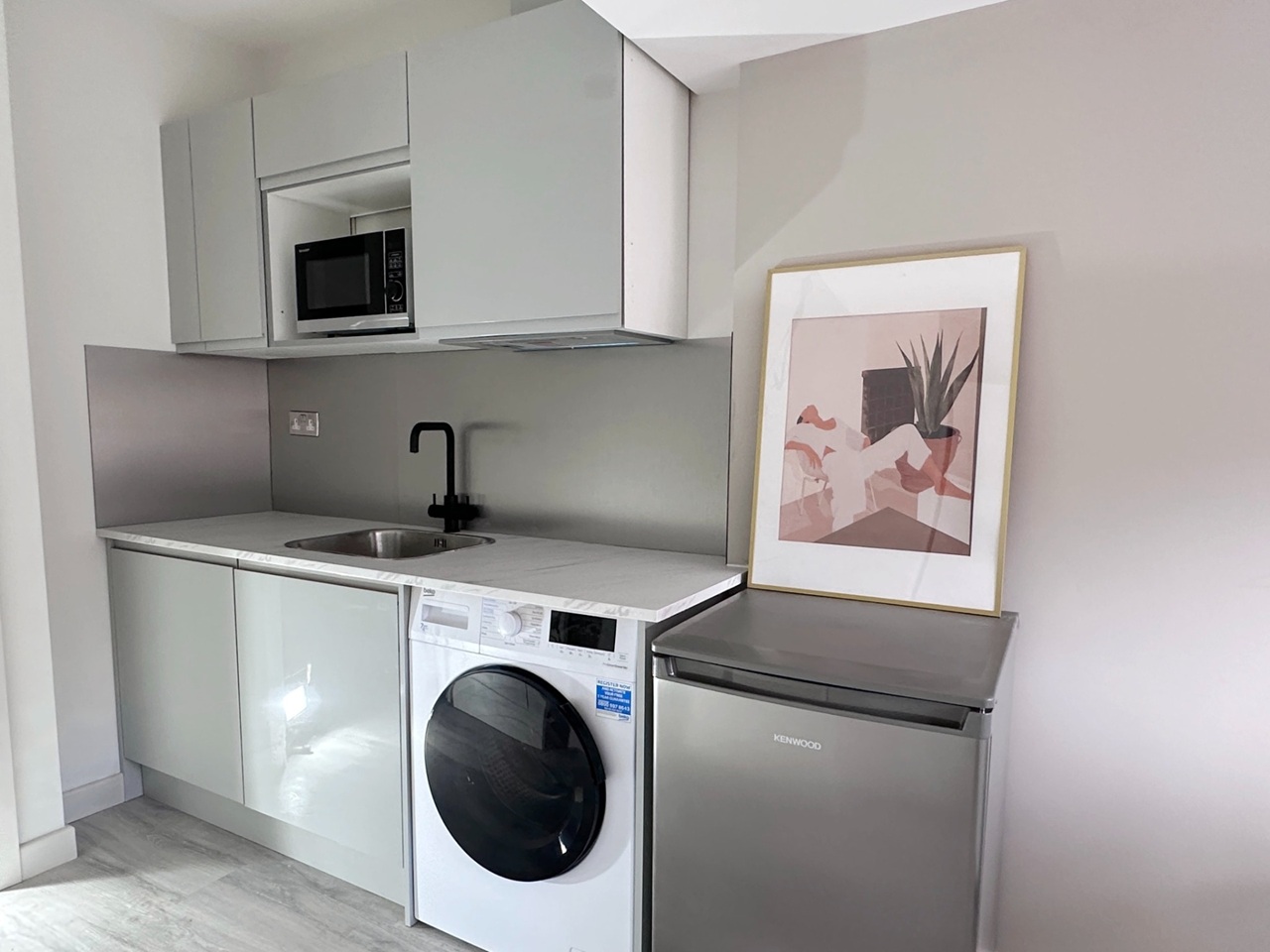 Studio Flat, Ernest Street, E1 photo 2