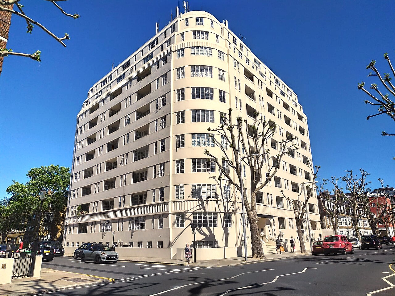 Studio Flat, Sloane Avenue Mansions, SW3