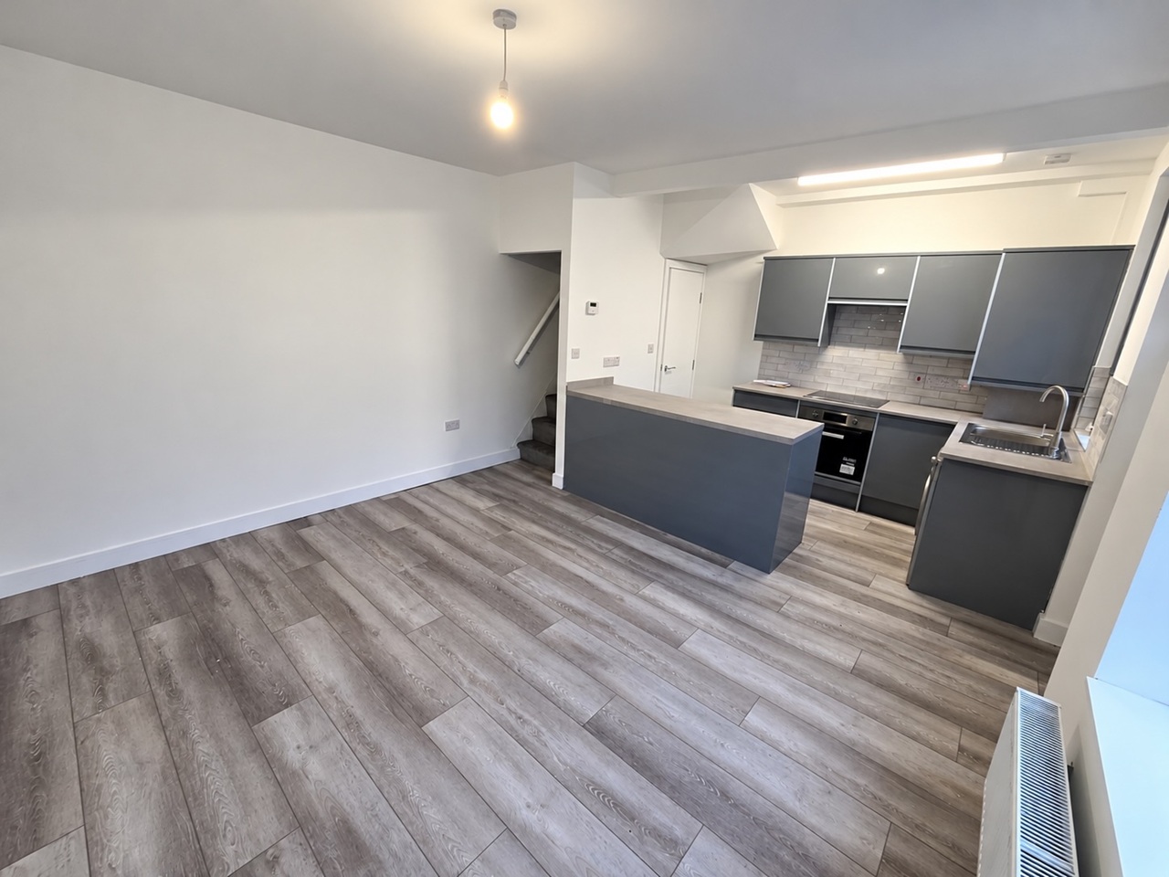 2 Bed Terraced House, Harold Mount, LS6 photo 2