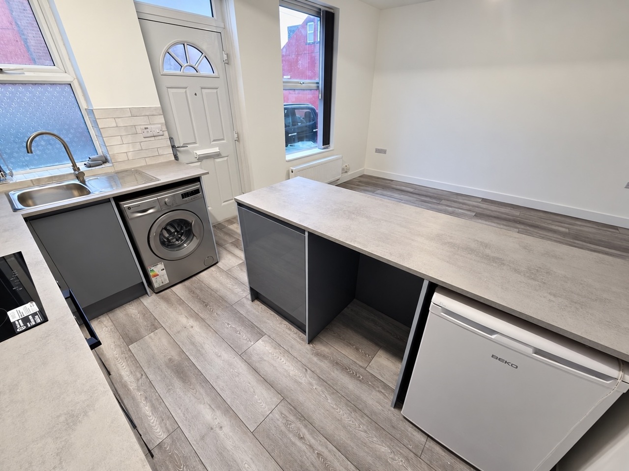2 Bed Terraced House, Harold Mount, LS6 photo 4