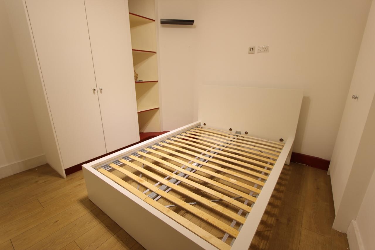 Bedsit, Scala St, W1T