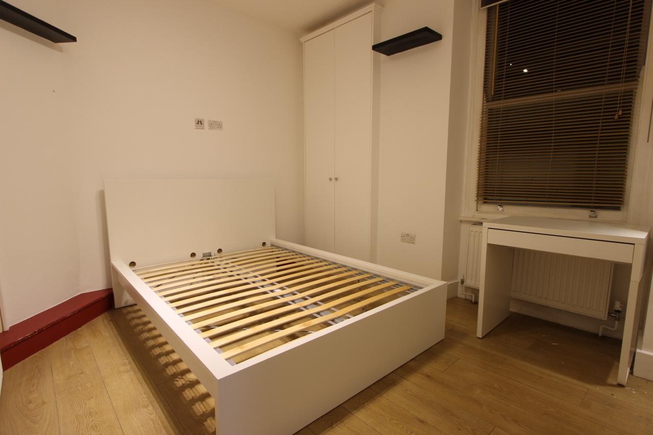 Bedsit, Scala St, W1T photo 4