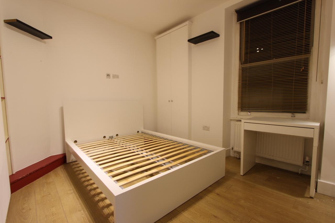 Bedsit, Scala St, W1T photo 5