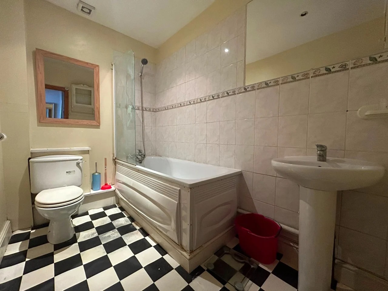1 Bed Flat, Brixton Station Road, SW9 photo 4