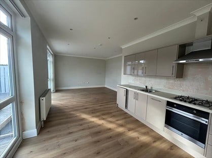 2 bed flat/apartment for rent in 2 Bed Flat, Dwight Road, WD18