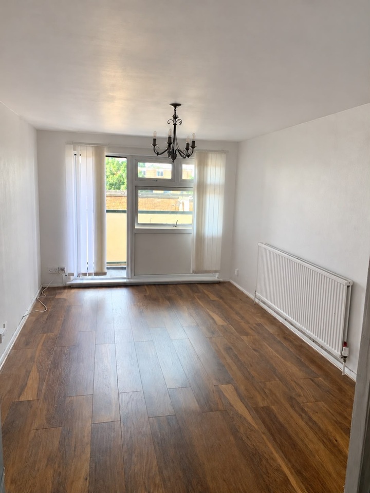 London - 1 Bed Flat, Woolwich, SE18 - To Rent Now for £1,400.00 p/m