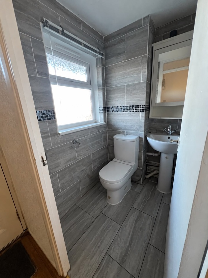 London - 1 Bed Flat, Woolwich, SE18 - To Rent Now for £1,400.00 p/m
